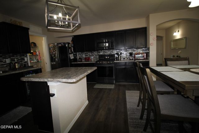 797 NUEVO DESIERTO Drive, El Paso, TX 79928