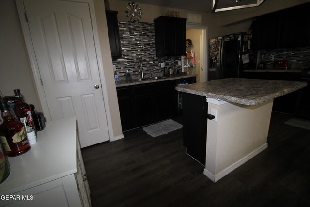 797 NUEVO DESIERTO Drive, El Paso, TX 79928