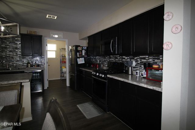 797 NUEVO DESIERTO Drive, El Paso, TX 79928