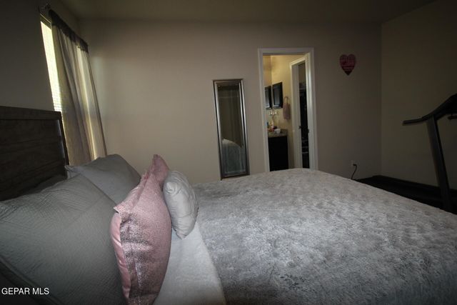 797 NUEVO DESIERTO Drive, El Paso, TX 79928