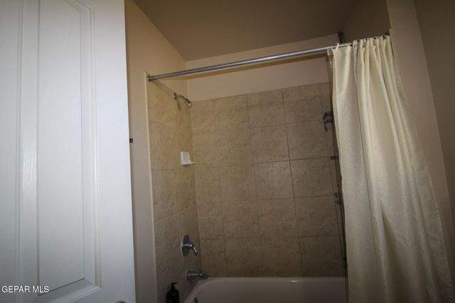 797 NUEVO DESIERTO Drive, El Paso, TX 79928