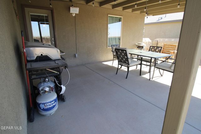 797 NUEVO DESIERTO Drive, El Paso, TX 79928