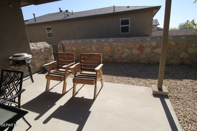 797 NUEVO DESIERTO Drive, El Paso, TX 79928