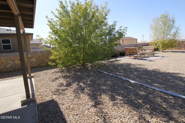 797 NUEVO DESIERTO Drive, El Paso, TX 79928