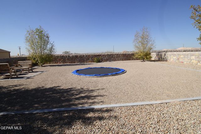 797 NUEVO DESIERTO Drive, El Paso, TX 79928