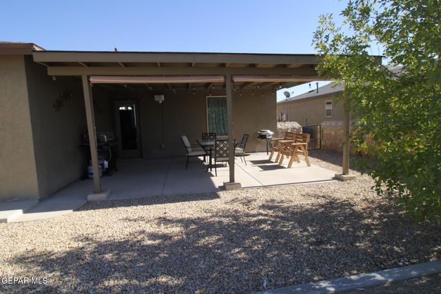 797 NUEVO DESIERTO Drive, El Paso, TX 79928