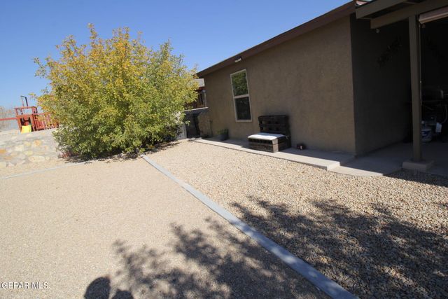 797 NUEVO DESIERTO Drive, El Paso, TX 79928