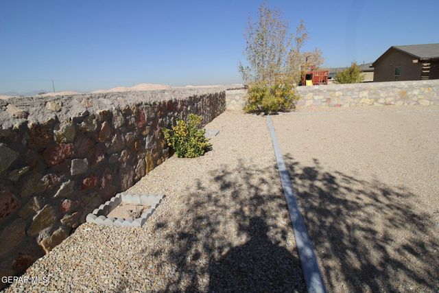 797 NUEVO DESIERTO Drive, El Paso, TX 79928