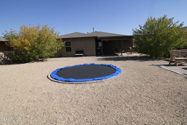 797 NUEVO DESIERTO Drive, El Paso, TX 79928