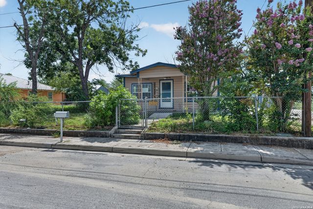 2107 El Jardin, San Antonio, TX 78237