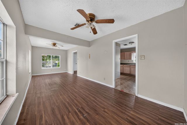 2107 El Jardin, San Antonio, TX 78237