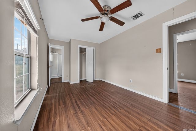 2107 El Jardin, San Antonio, TX 78237
