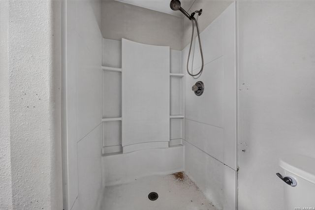 2107 El Jardin, San Antonio, TX 78237