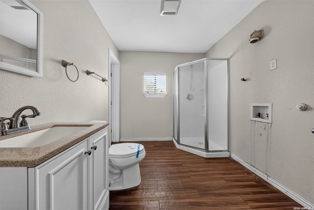 2107 El Jardin, San Antonio, TX 78237