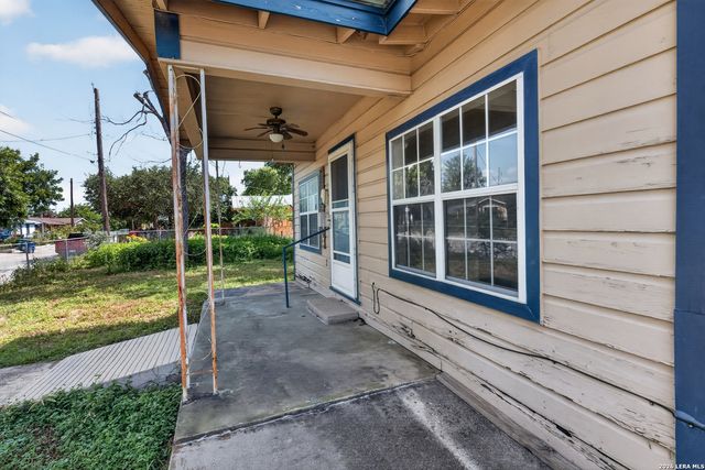 2107 El Jardin, San Antonio, TX 78237