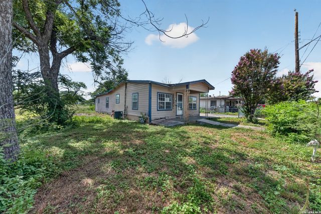 2107 El Jardin, San Antonio, TX 78237