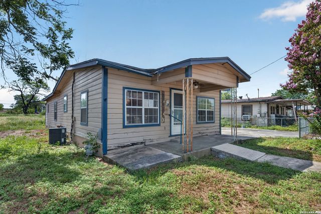 2107 El Jardin, San Antonio, TX 78237