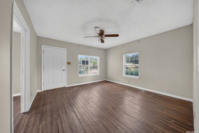 2107 El Jardin, San Antonio, TX 78237