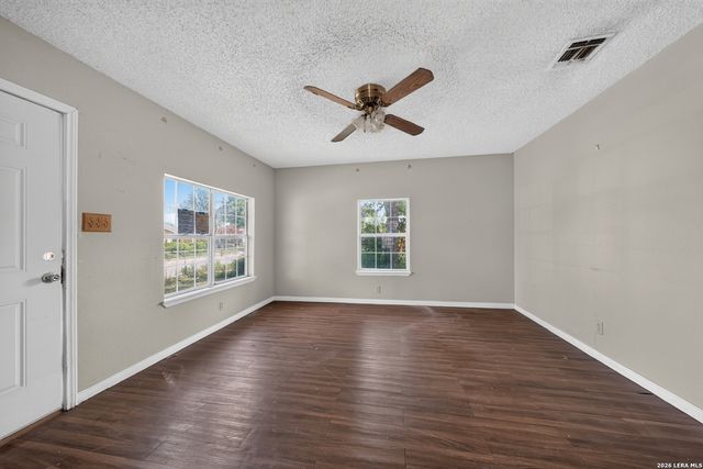 2107 El Jardin, San Antonio, TX 78237
