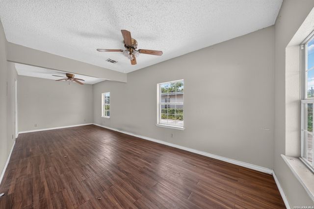2107 El Jardin, San Antonio, TX 78237