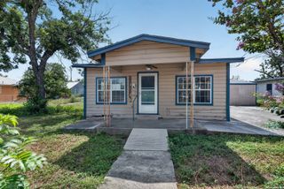 2107 El Jardin, San Antonio, TX 78237
