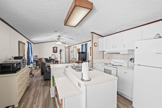 31 Burr Circle, Murrells Inlet, SC 29576