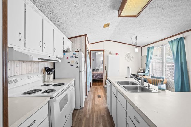 31 Burr Circle, Murrells Inlet, SC 29576