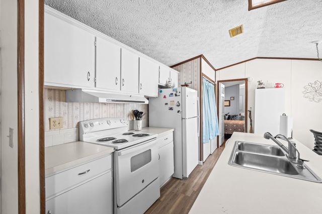 31 Burr Circle, Murrells Inlet, SC 29576