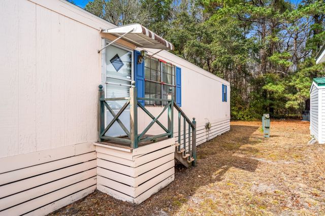 31 Burr Circle, Murrells Inlet, SC 29576