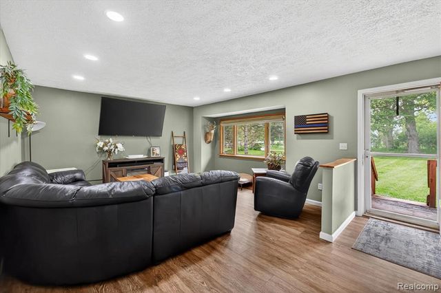 3350 Cemetery Road, Fowlerville, MI 48836