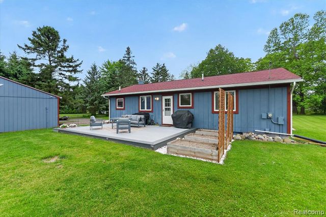 3350 Cemetery Road, Fowlerville, MI 48836