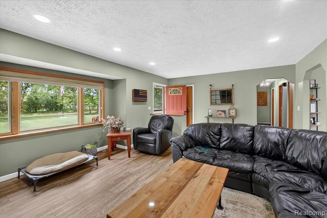 3350 Cemetery Road, Fowlerville, MI 48836
