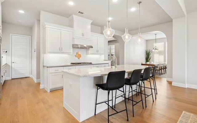 1116 Broadmoor Way, Roanoke, TX 76262