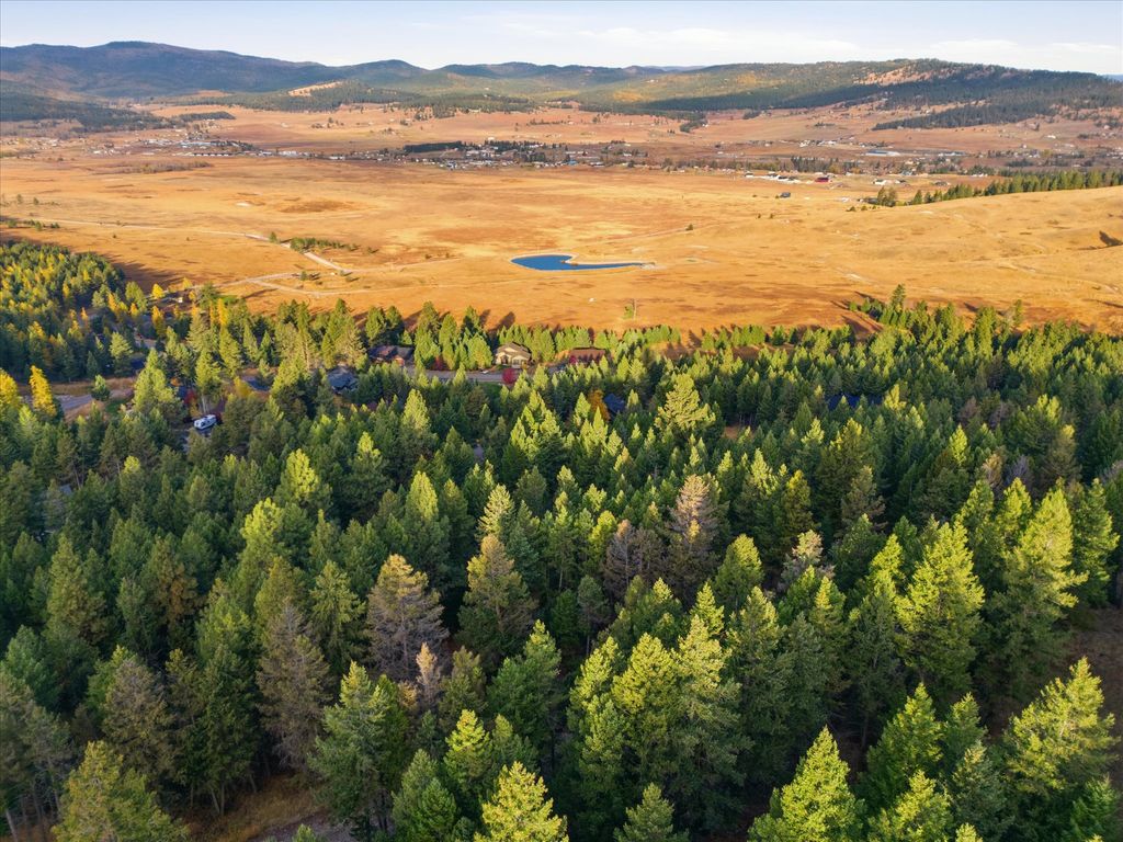 218 Walking Coyote Drive, Kalispell, MT 59901 photo 2