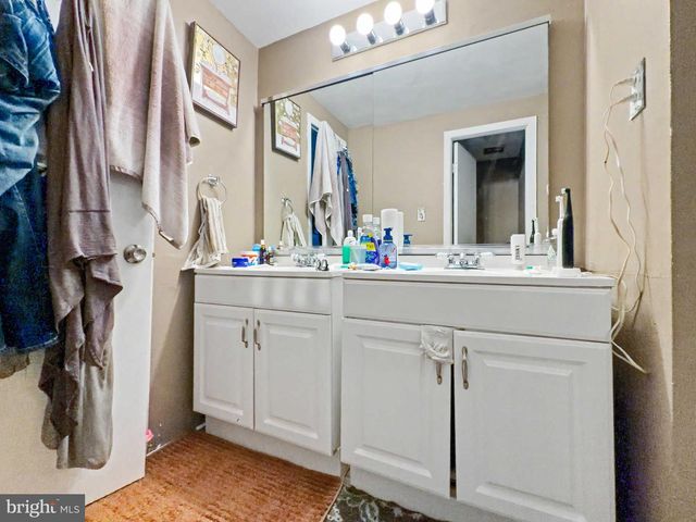 27 RIDGEWOOD PL, Willingboro, NJ 08046