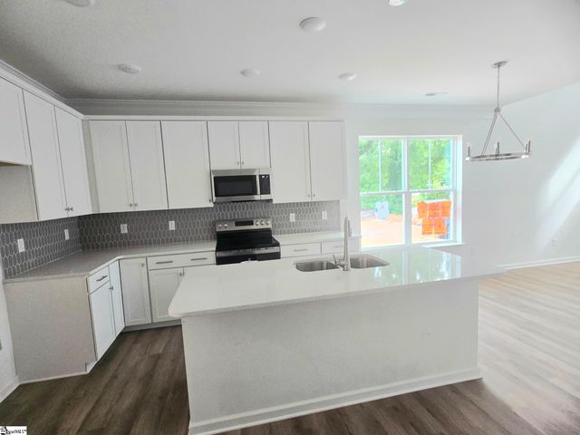 601 Autumn Lake Road, Simpsonville, SC 29681