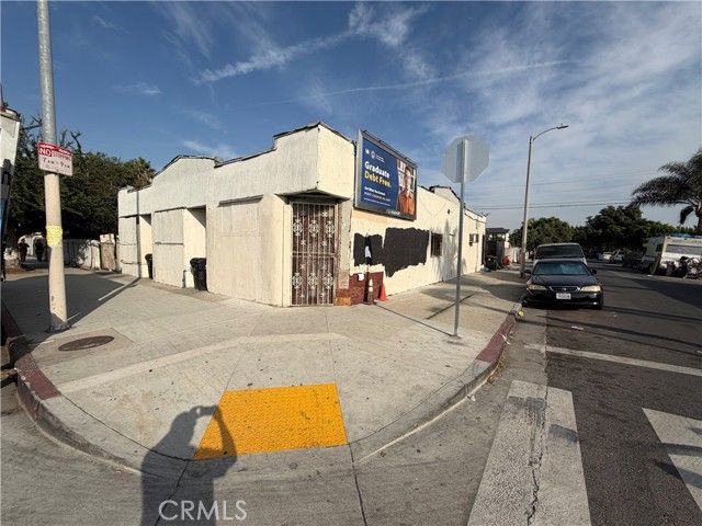 8230 S Main, Los Angeles, CA 90003