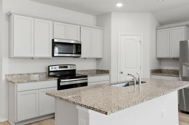 1009 Marvin WAY, Seguin, TX 78155