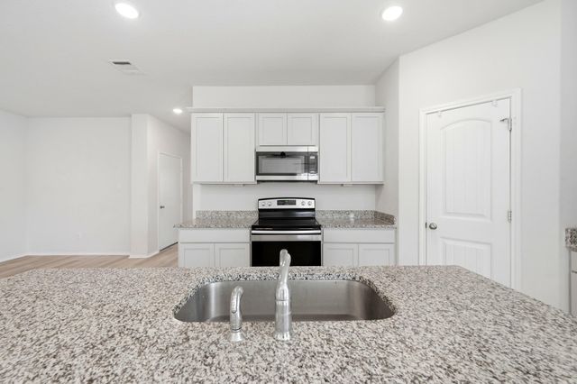 1009 Marvin WAY, Seguin, TX 78155