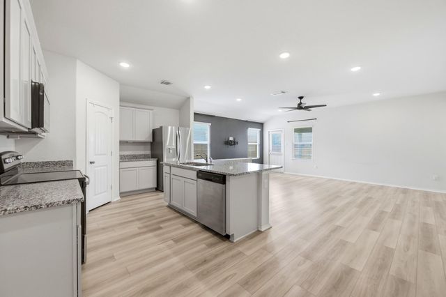 1009 Marvin WAY, Seguin, TX 78155