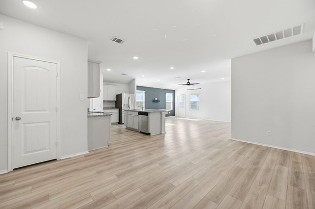 1009 Marvin WAY, Seguin, TX 78155