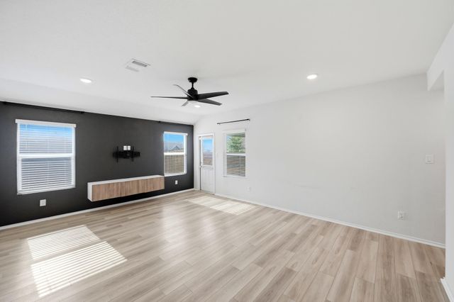 1009 Marvin WAY, Seguin, TX 78155