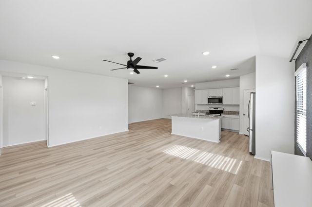 1009 Marvin WAY, Seguin, TX 78155