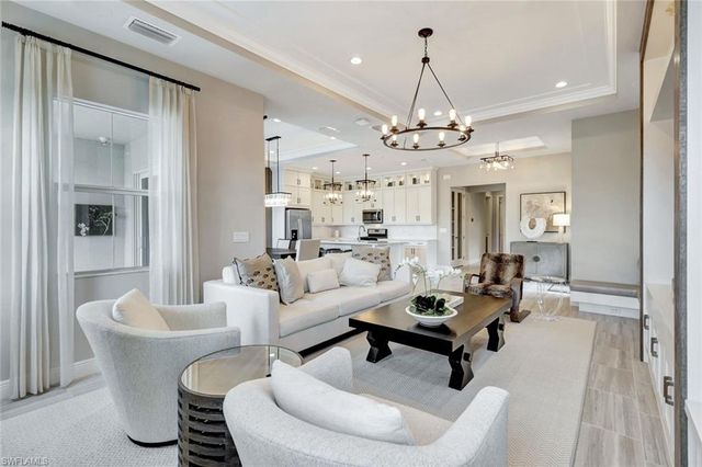 8825 N Saint Lucia DR, Naples, FL 34114