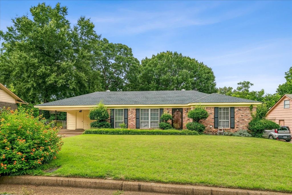 4208 OAKCREST AVE, Memphis, TN 38128