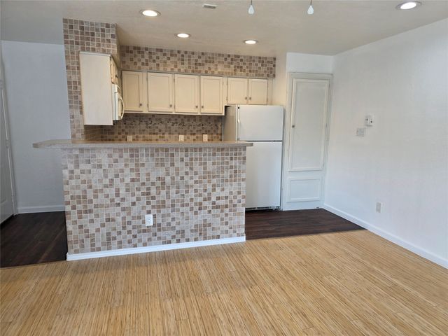 2300 Balsam Drive G306, Arlington, TX 76006