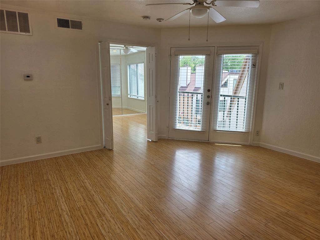 2300 Balsam Drive G306, Arlington, TX 76006