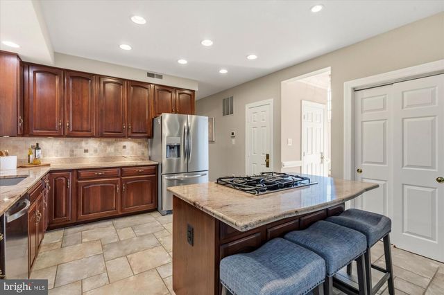 8811 SURREY CT, Alexandria, VA 22309