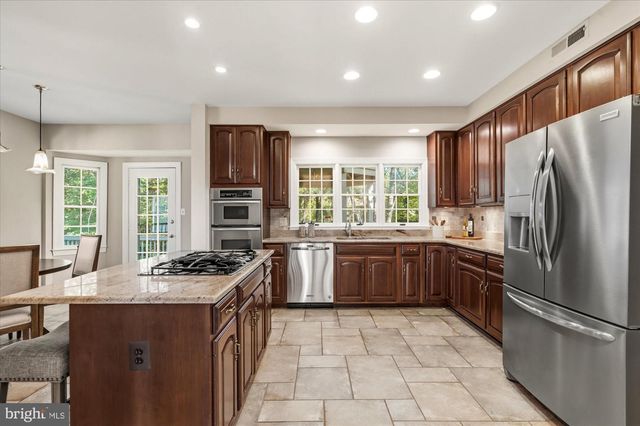8811 SURREY CT, Alexandria, VA 22309