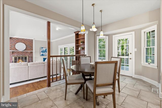 8811 SURREY CT, Alexandria, VA 22309